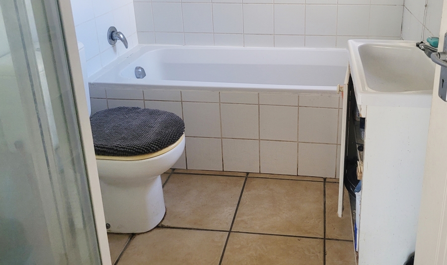 3 Bedroom Property for Sale in Stellendale Western Cape